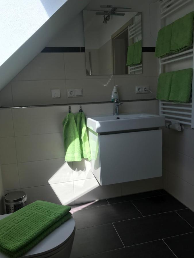 Sonniges 4 **** DG-Apartment mit Aufzug+Seeblick Pleinfeld Exterior foto