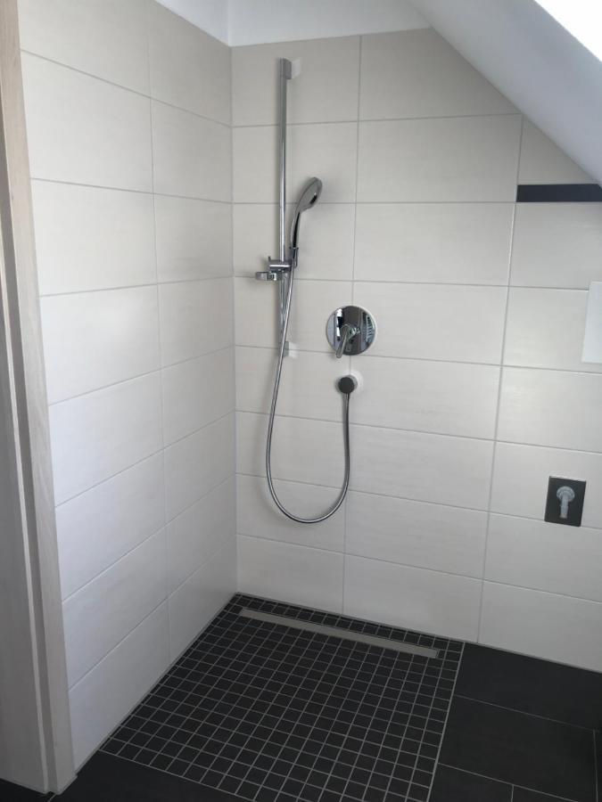 Sonniges 4 **** DG-Apartment mit Aufzug+Seeblick Pleinfeld Exterior foto